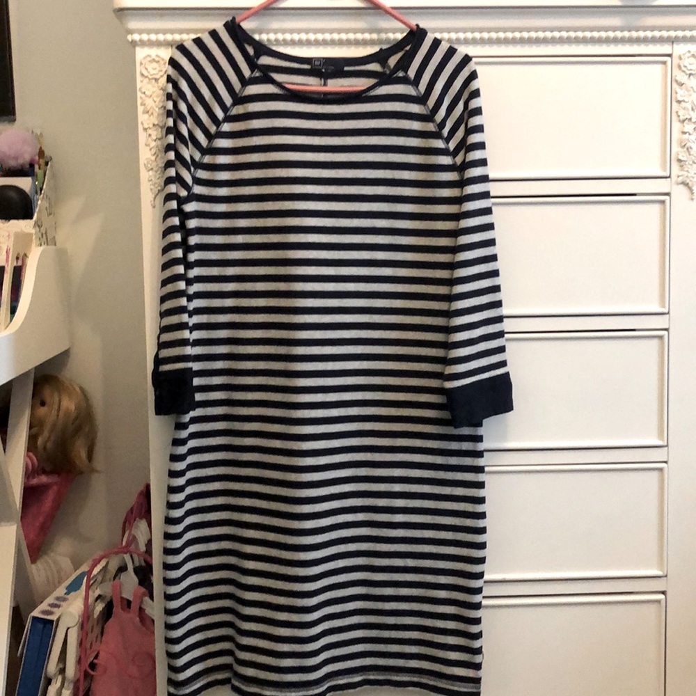 Women’s Gap brand sweater dress size Med